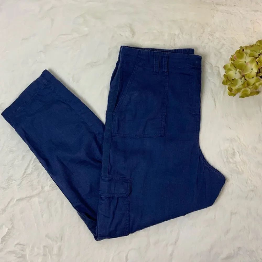 Chico’s linen blend crop cargo pants